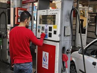 تکذیب گرانی بنزین و جمع‌آوری کارت‌های سوخت جایگاه‌داران